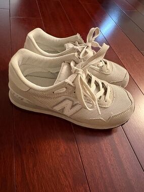 New Balance Neutral Grey/White Low-Top Sneakers